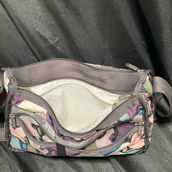LeSportsac Deluxe Crossbody Expandable Bag Purse 2 Main Compartments - Picture 9 of 10